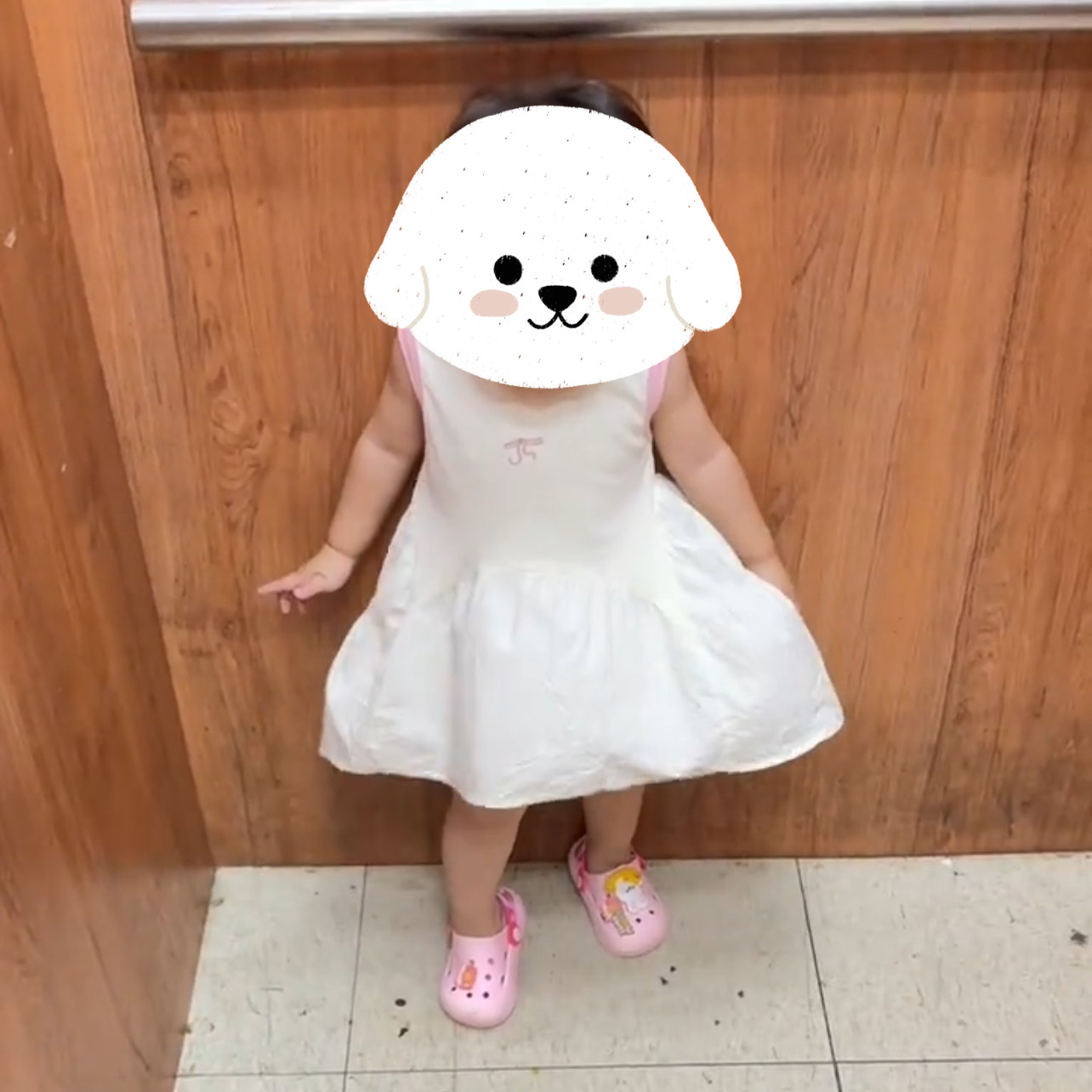 无袖粉边白色连衣裙儿童女童可爱圆领卡通裙子夏季新款2026