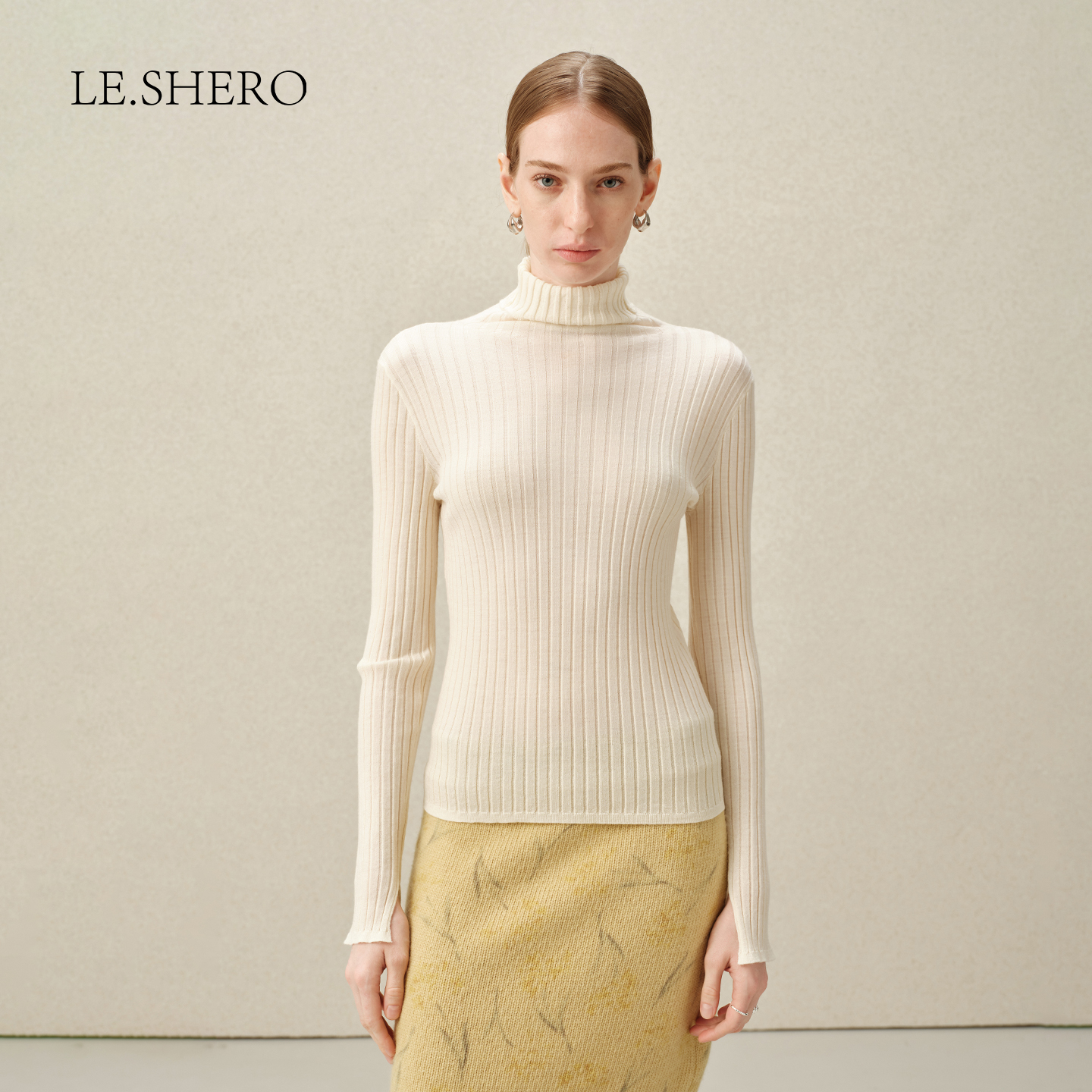 LE.SHERO修身高领长袖毛织上衣