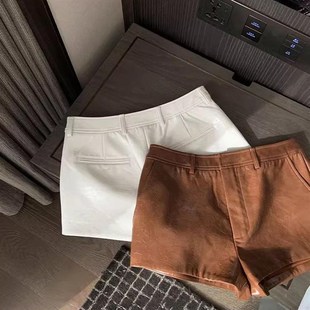 中高J腰显瘦A字休闲百搭热裤 秋季 红色PU皮短裤 时髦皮裤