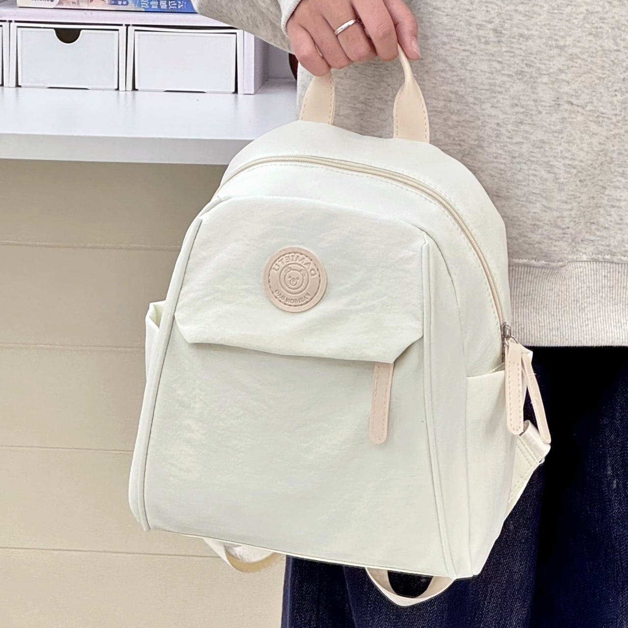 日系简约ins纯色轻便小型背包