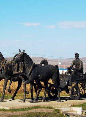 石膏蒙古少数民族雕像定制人物骑马拉车赶牛士兵雕塑订做黄铜摆件