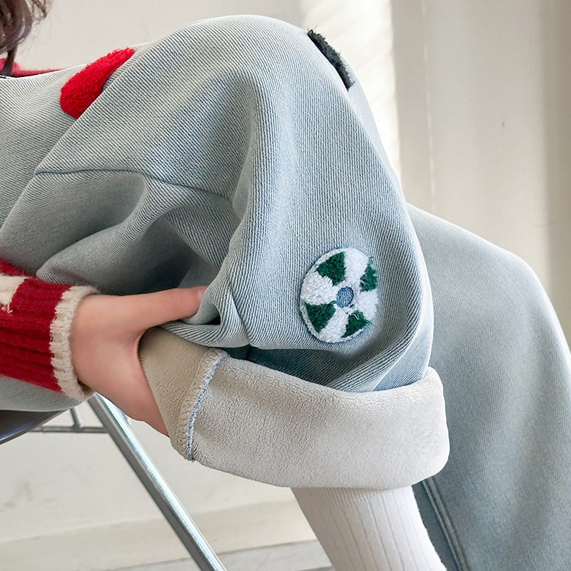 女童加绒裤子2024新款冬装女孩网红冬季一体绒直筒阔腿儿童牛仔裤