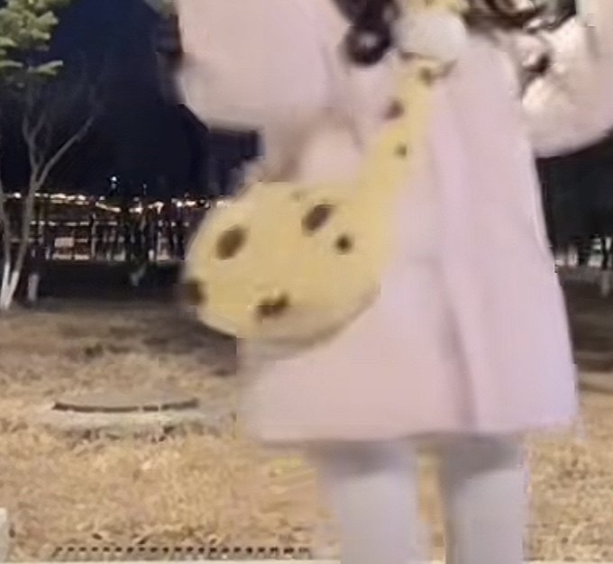 可爱长颈鹿斜挎包包玩偶公仔书包女孩毛绒卡通甜美日系单肩背