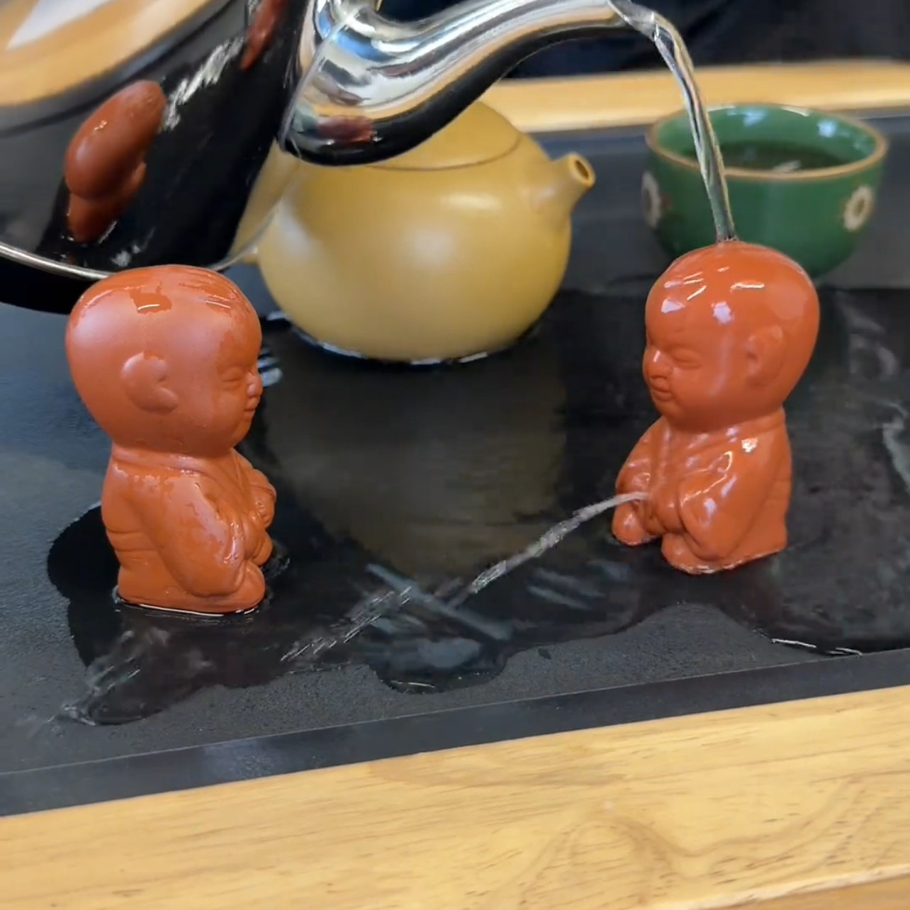 三毛新款225紫砂茶宠摆件小和尚喷水变色茶道三毛童子可爱摆件