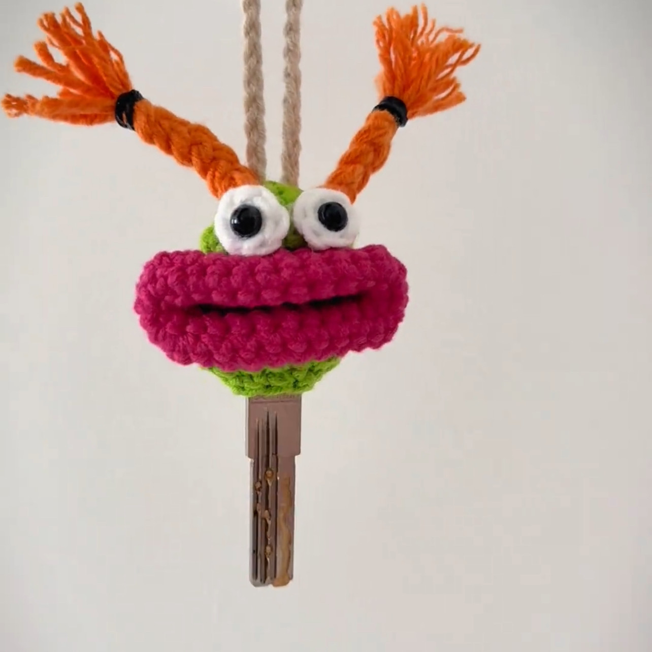 材料包DIY钥匙套搞怪钥匙挂件新款毛线抽拉绳钥匙保护套礼物成品