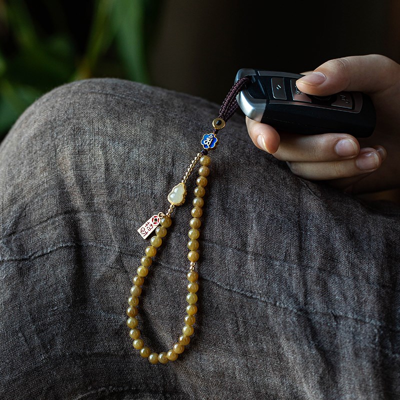 大善堂天然和田糖玉手机链十二生肖挂件手腕防丢钥匙扣指环款挂绳