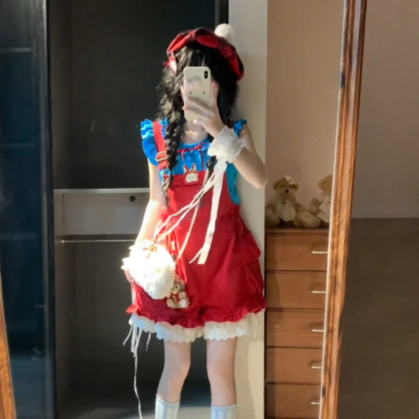 打底衫夏日新款小众设计感套装甜美可爱减龄红色背带短裤搭配蓝色