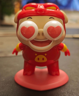 猪门永存系列新款可爱卡通盲盒搞怪潮玩周边手办女生礼物摆件红色