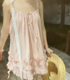 甜美木耳边拼接粉色吊带连衣裙女夏季 上衣 新款 设计感小众气质无袖