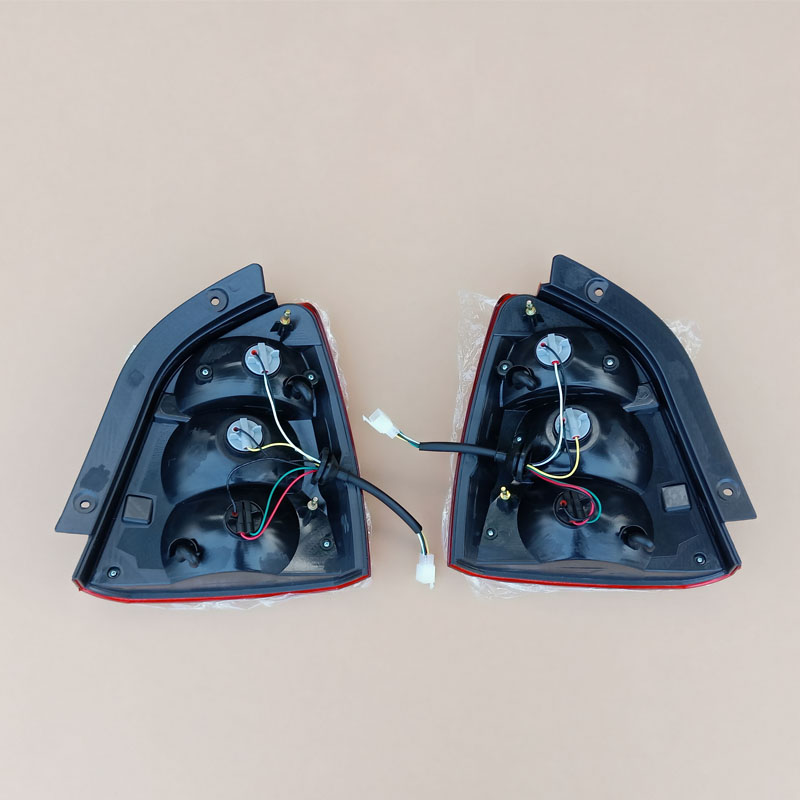 雷腾T35电动轿车汽车后尾灯 后刹车灯 雷腾t35电动四轮车倒车灯