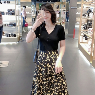 时尚套装女2023新款法式显瘦V领短袖上衣碎花气质半身裙两件套夏