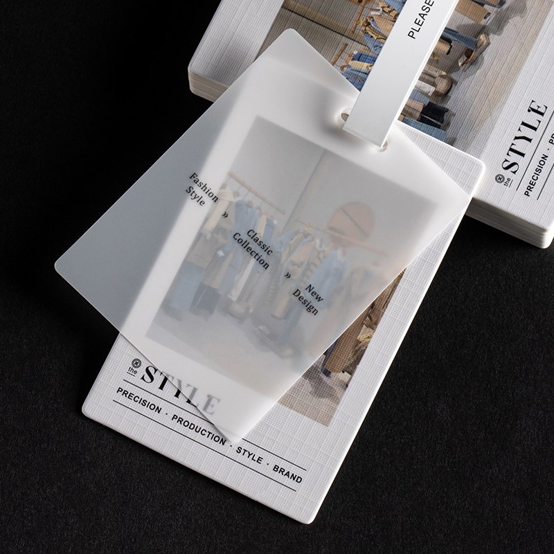 新款加厚布纹卡搭配半透软胶吊牌定制LOGO二维码店名卡片商标订做