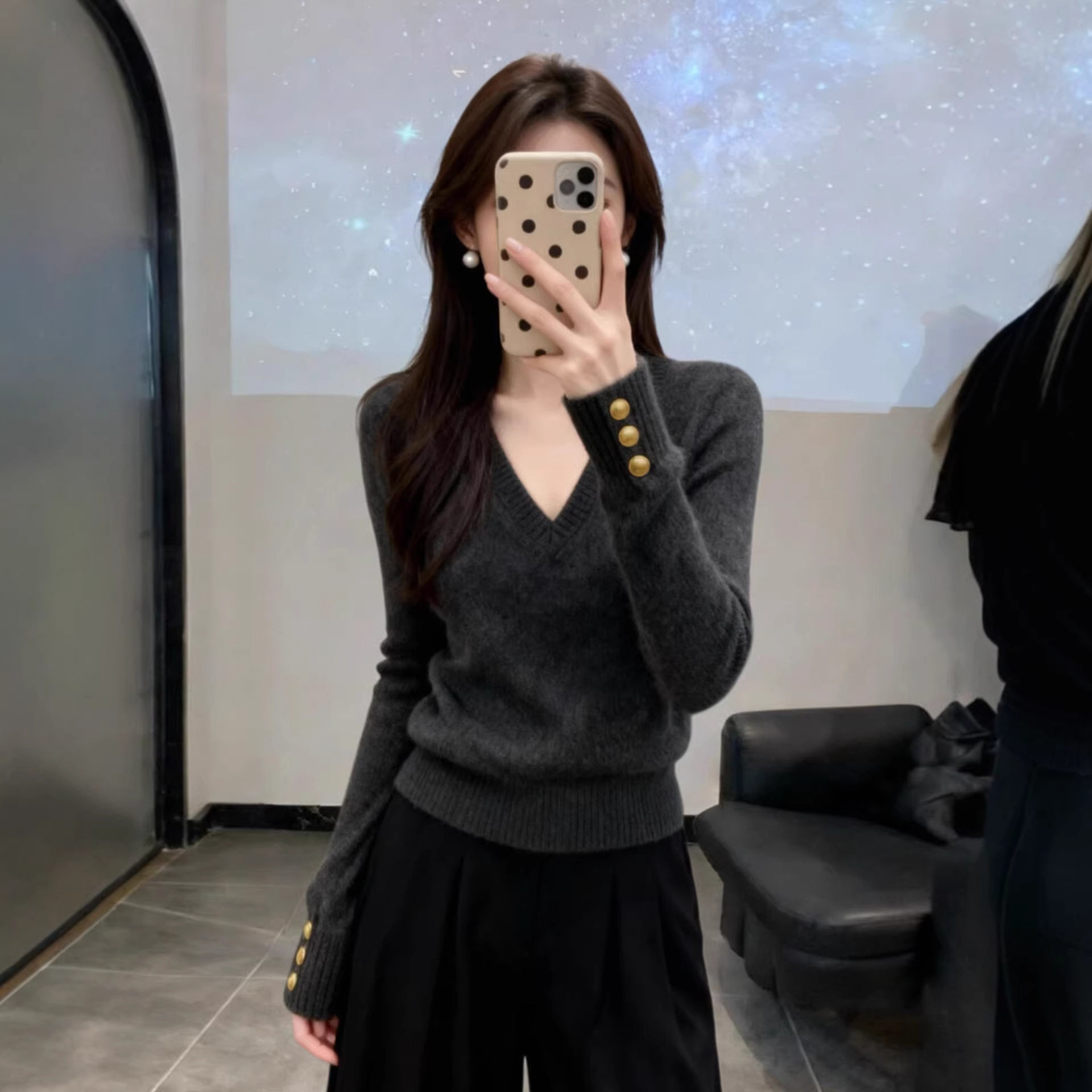 法式高级感灰色v领毛衣女秋2026新款可外穿内搭打底衫针织上衣