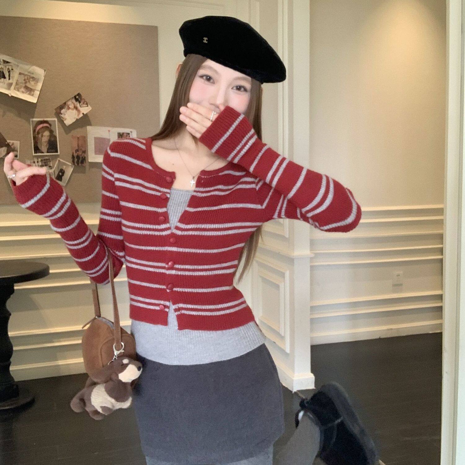 韩系设计感撞色条纹假两件针织衫女2026春季独特漂亮气质修身上衣