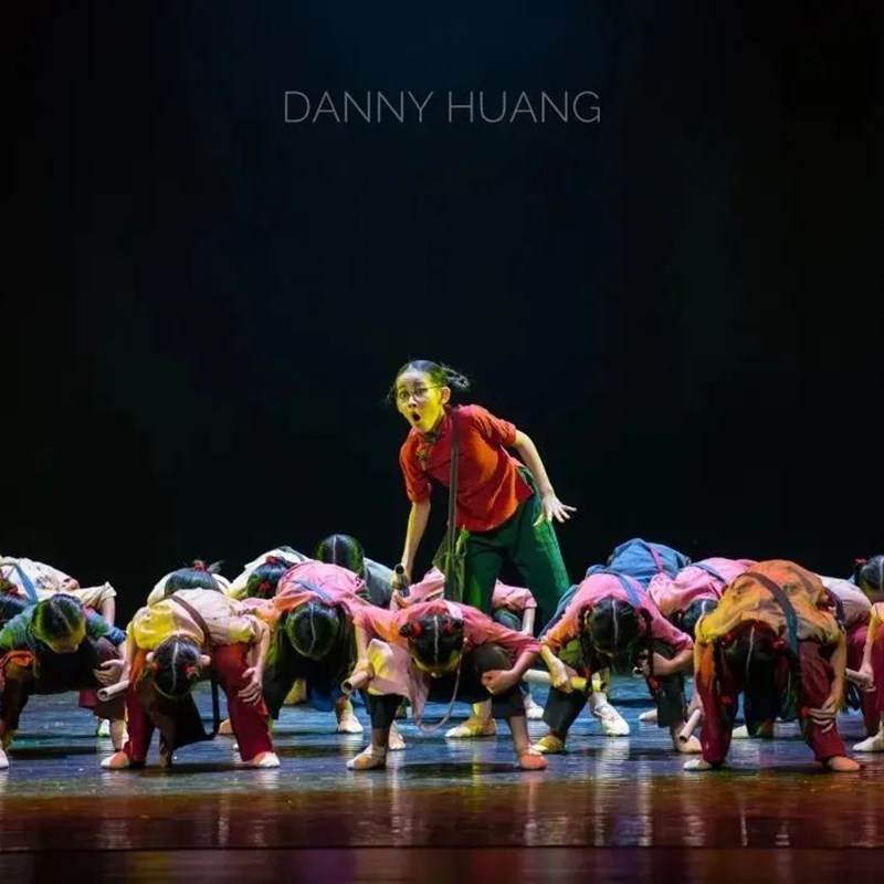 六一《黎明前送达》儿童演出服抗日战争红色革命舞台演出表演服装