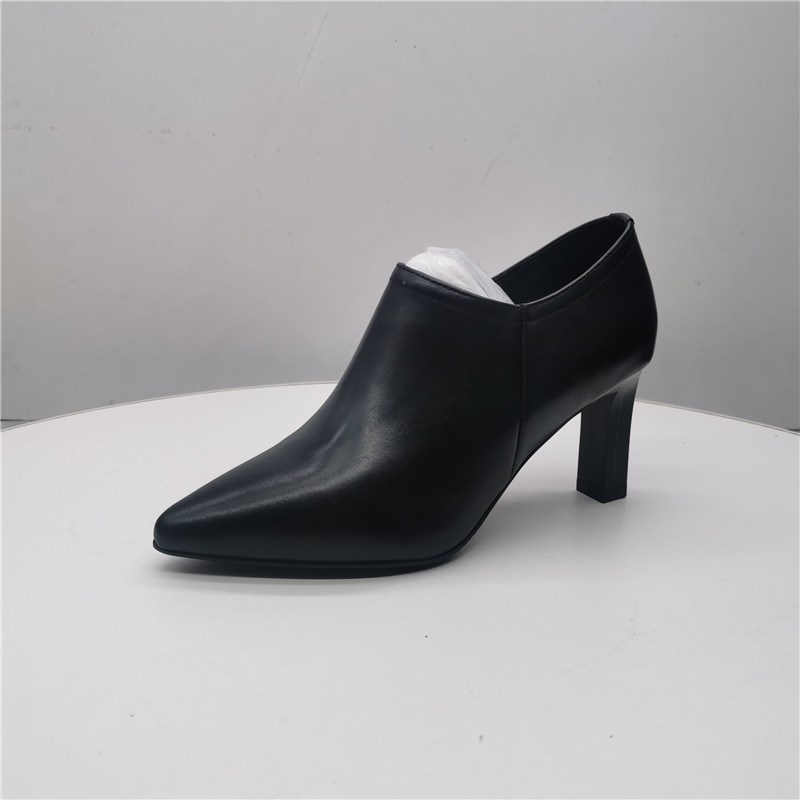 断码撤柜真d皮女鞋2022年女新款秋牛皮侧拉链尖头粗跟黑色高跟鞋