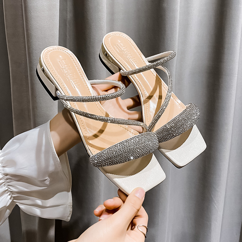 夏季凉鞋女202i2年新款拖鞋女外穿时尚网红超火凉拖大码女鞋41-43