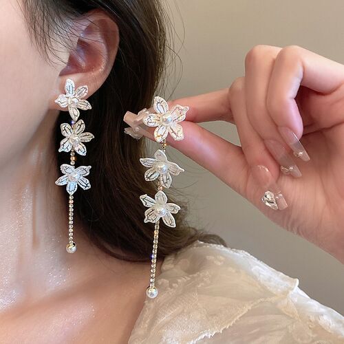 超仙花朵流苏耳环女2024年新款潮小众设计感高级气质长款显瘦耳饰