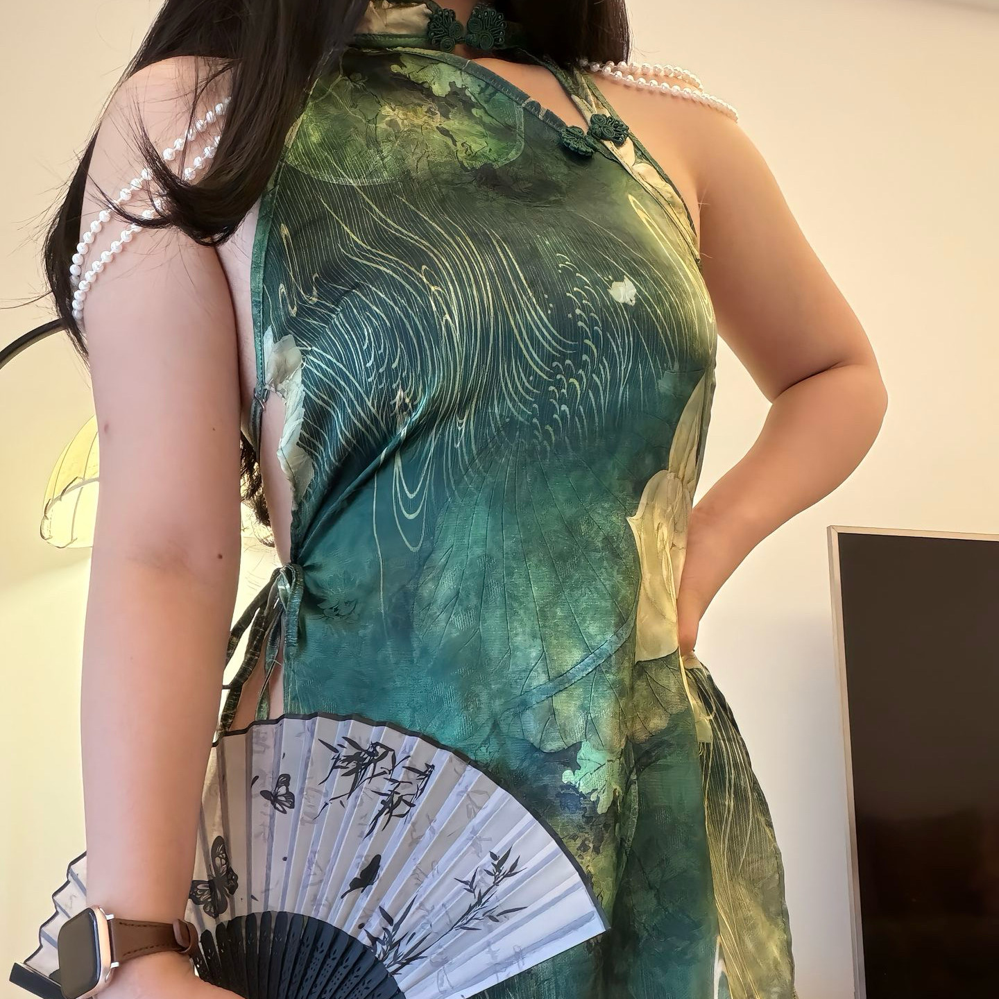 夏季珍珠小众设计款性感辣妹露背挂脖连衣裙2026新款新中式旗袍