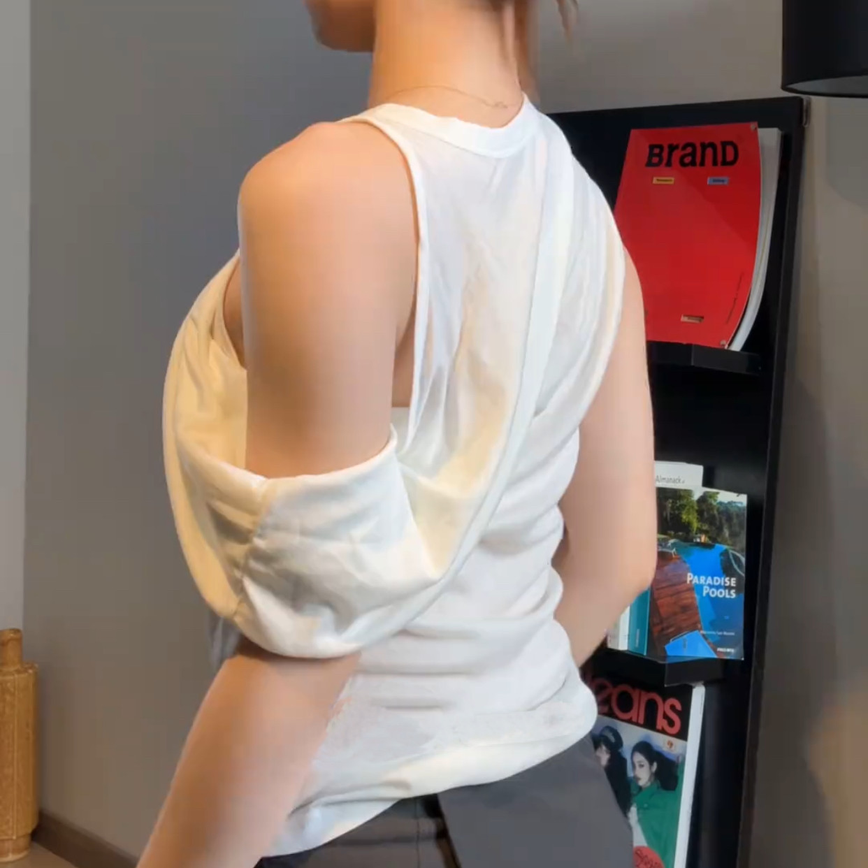 设计感小众不规则高级感微透露肩上衣法式天丝短袖T恤女夏季薄款