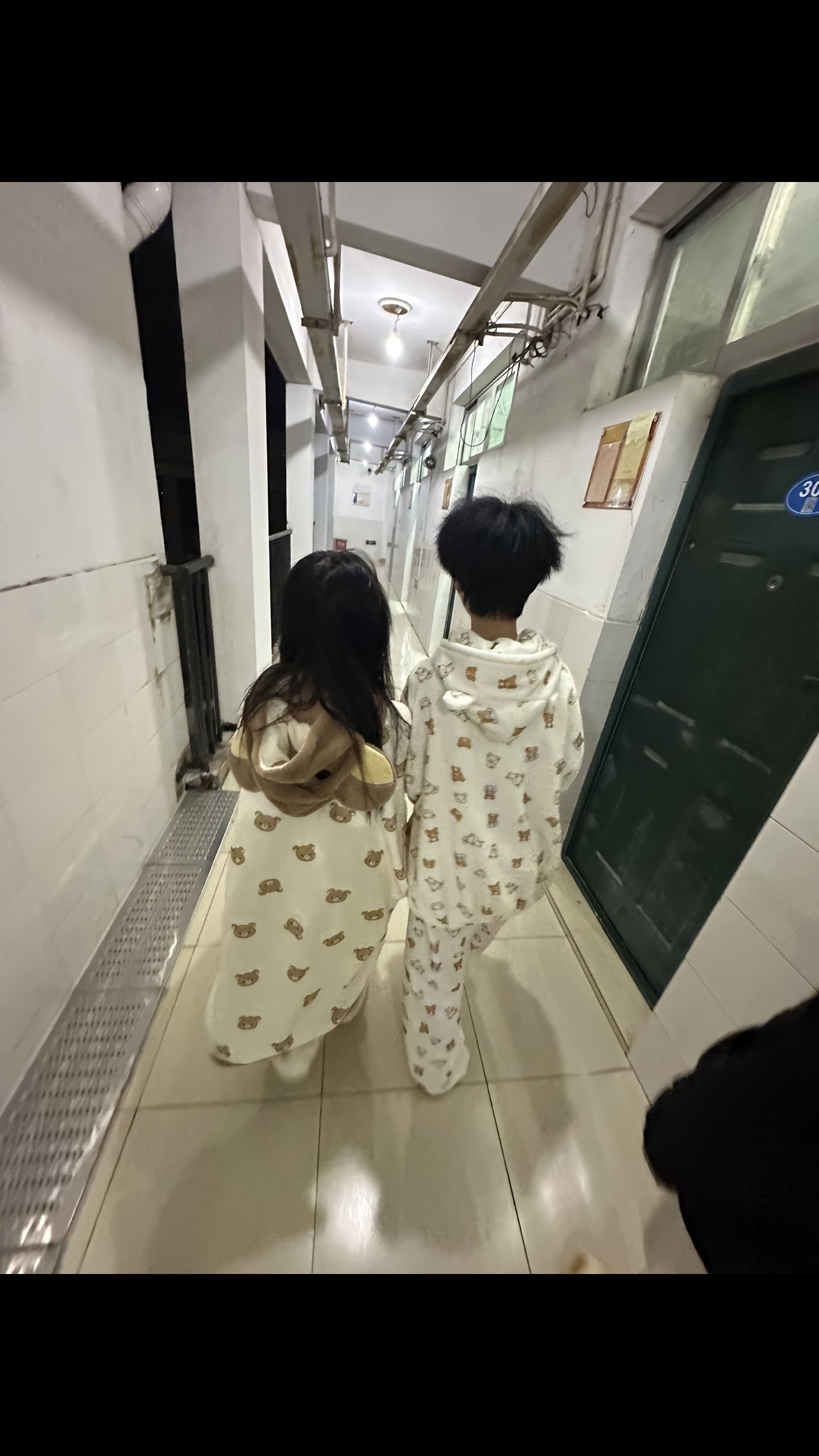 暖呼呼小熊斗篷睡衣套装2025新款可爱棕色保暖加厚家居服披肩