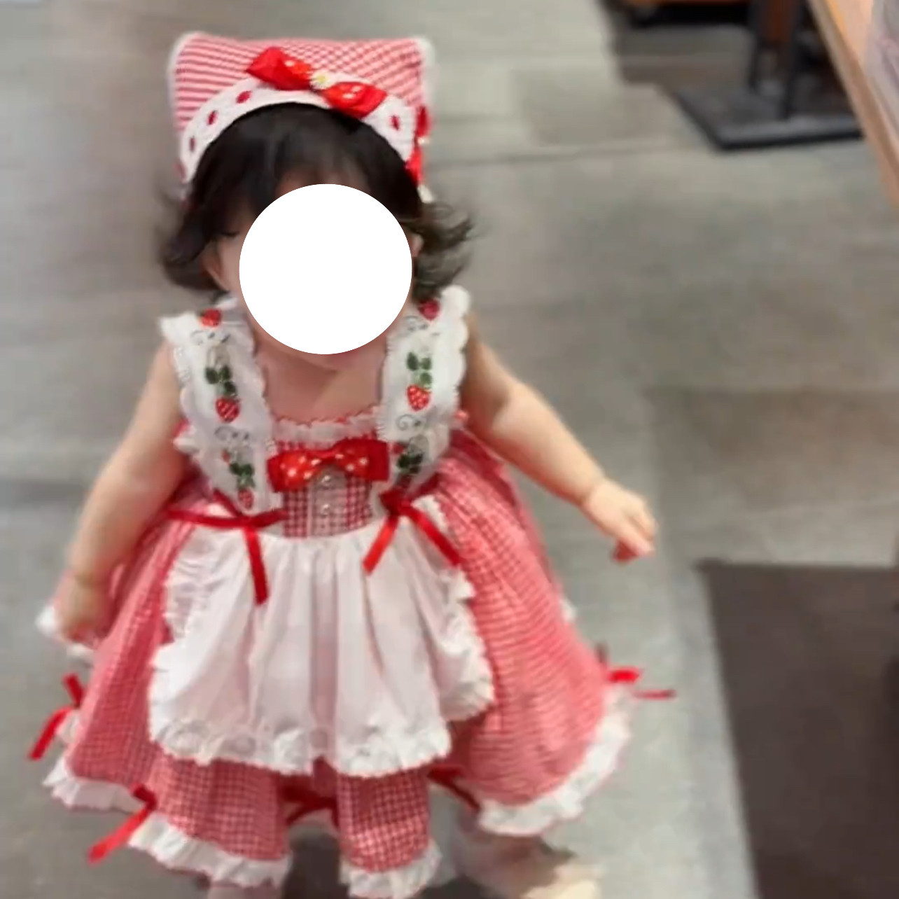 可爱蝴蝶结裙子2026女童宝宝草莓连衣裙洛丽塔甜美生日公主裙