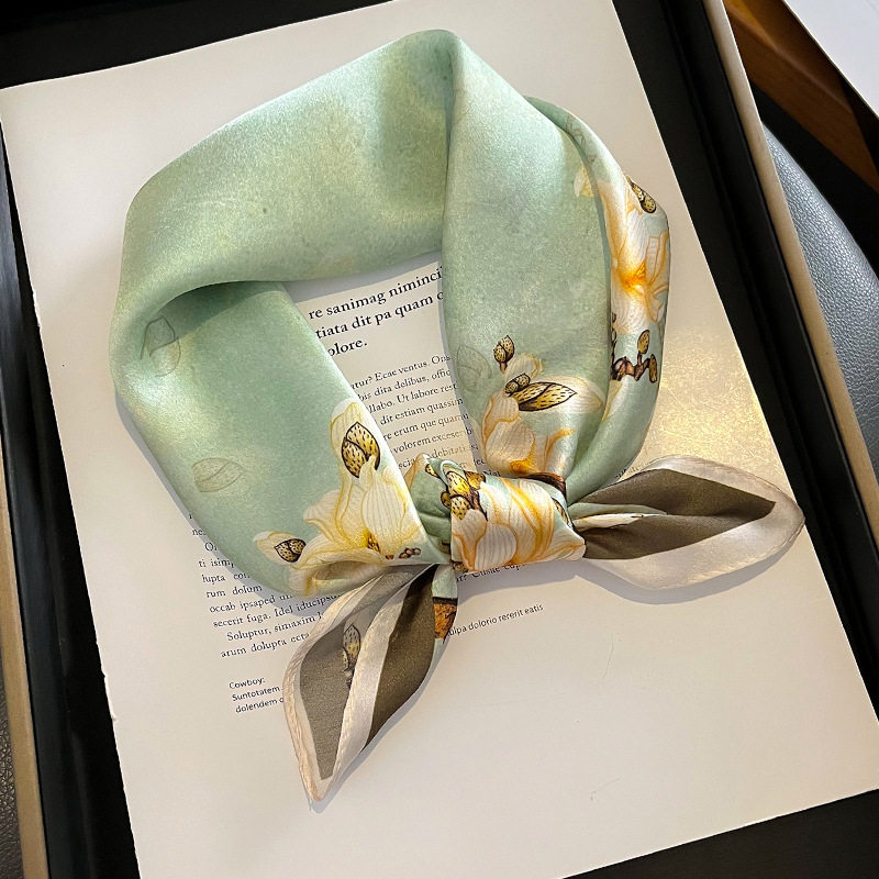 新款2023韩版时尚真丝气质小方巾桑蚕丝装饰领巾护颈围巾春夏丝巾