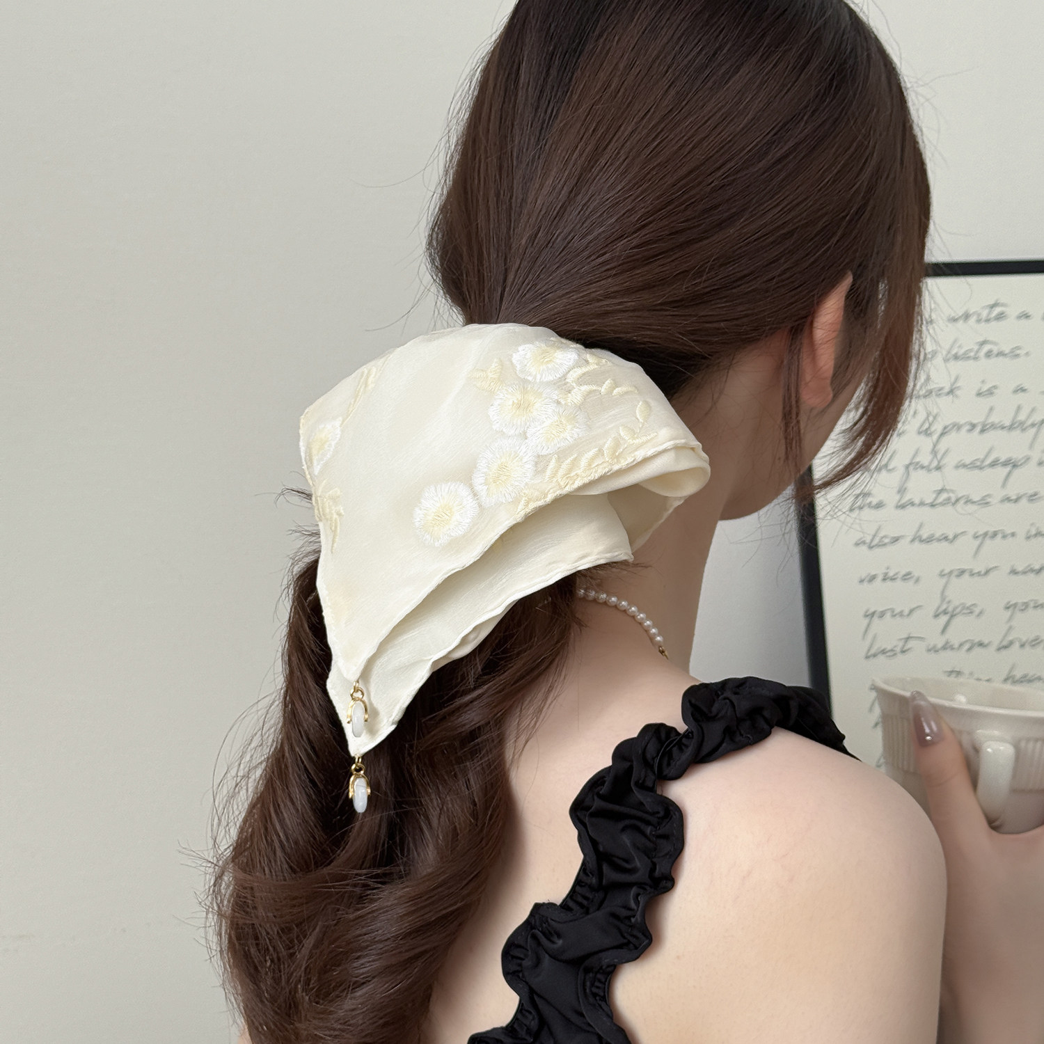 高级感轻奢重工花朵刺绣方巾发圈2025典雅复古香槟色缎面网纱头花