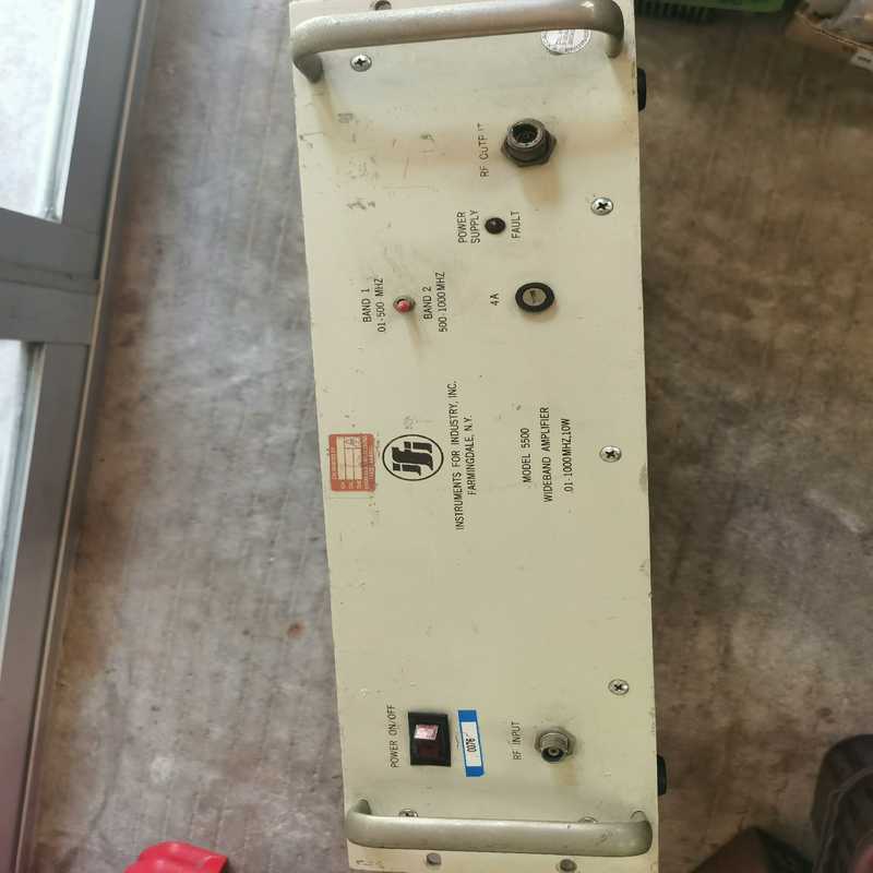 ifi宽频帶射频功率放大器，型号M5500。频率0.01~议价
