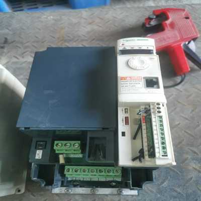 施耐德变频器ATV32HU75N4 7.5KW 380v现货--议价商品