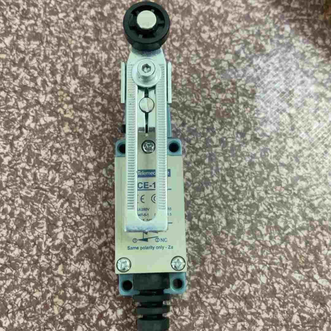 (询价)限位行程开关XCE-145，，仅有一个