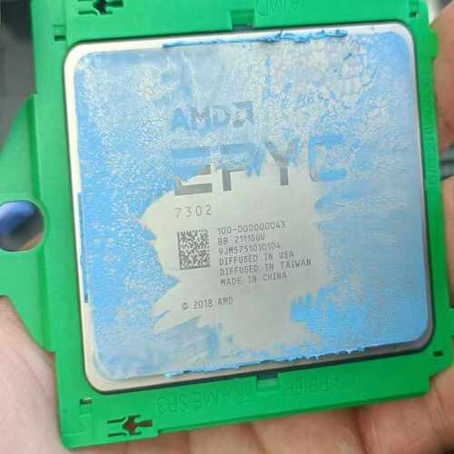 AMD epyc 7302 正式版  通道全，16核32线程（gg设备）