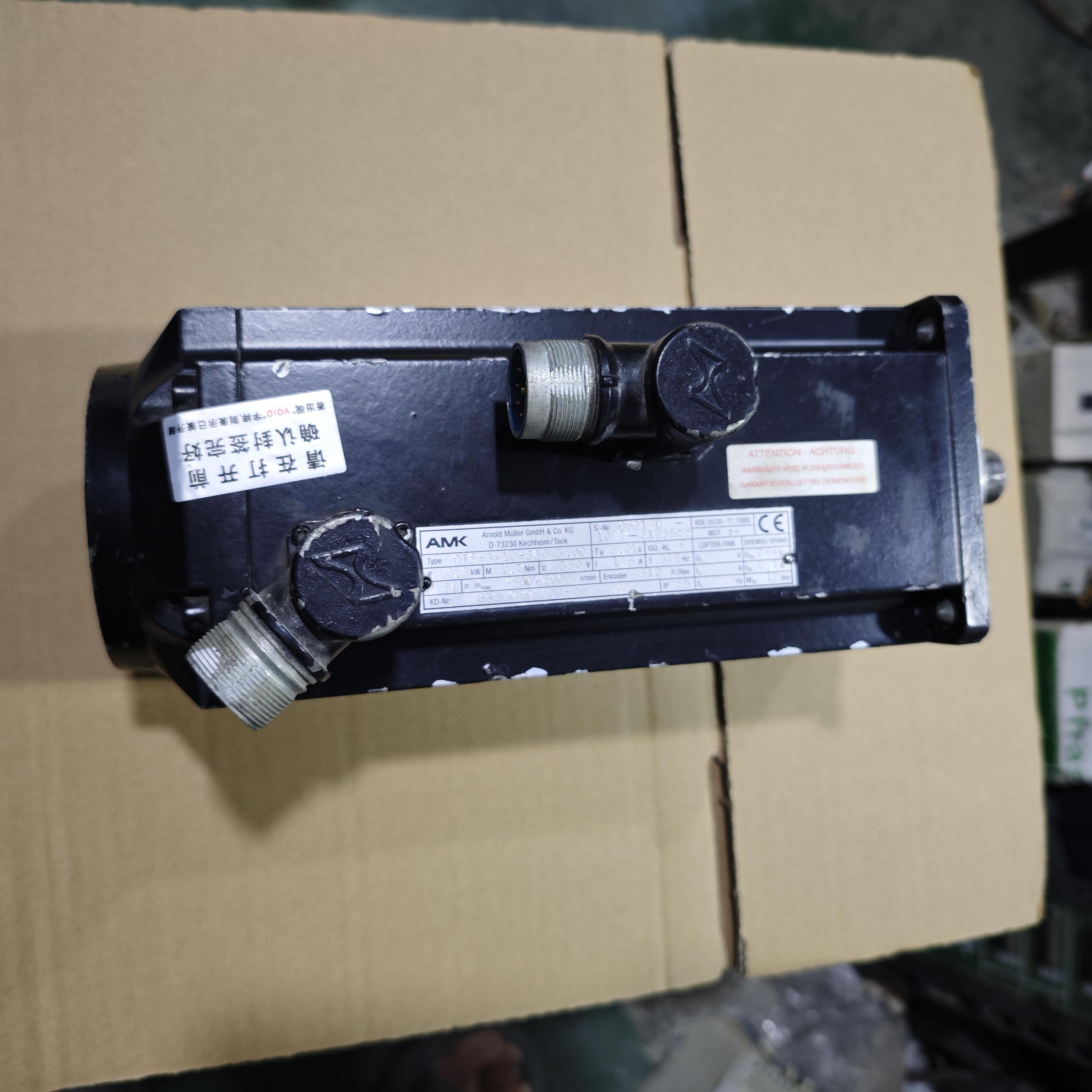 AMK原装伺服电机DT5-3-10-EB0 300实物图包好询价DT5-3-10-EB0