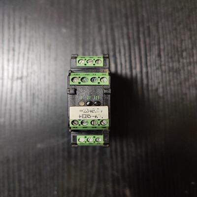 MURR穆尔继电器模块516001 功能正常，背后卡扣有些许（豆豆设