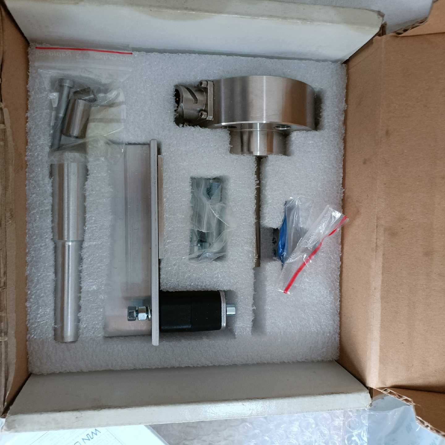 议价议价产品；5RT一58/油量传感器OF55762.有需要私聊