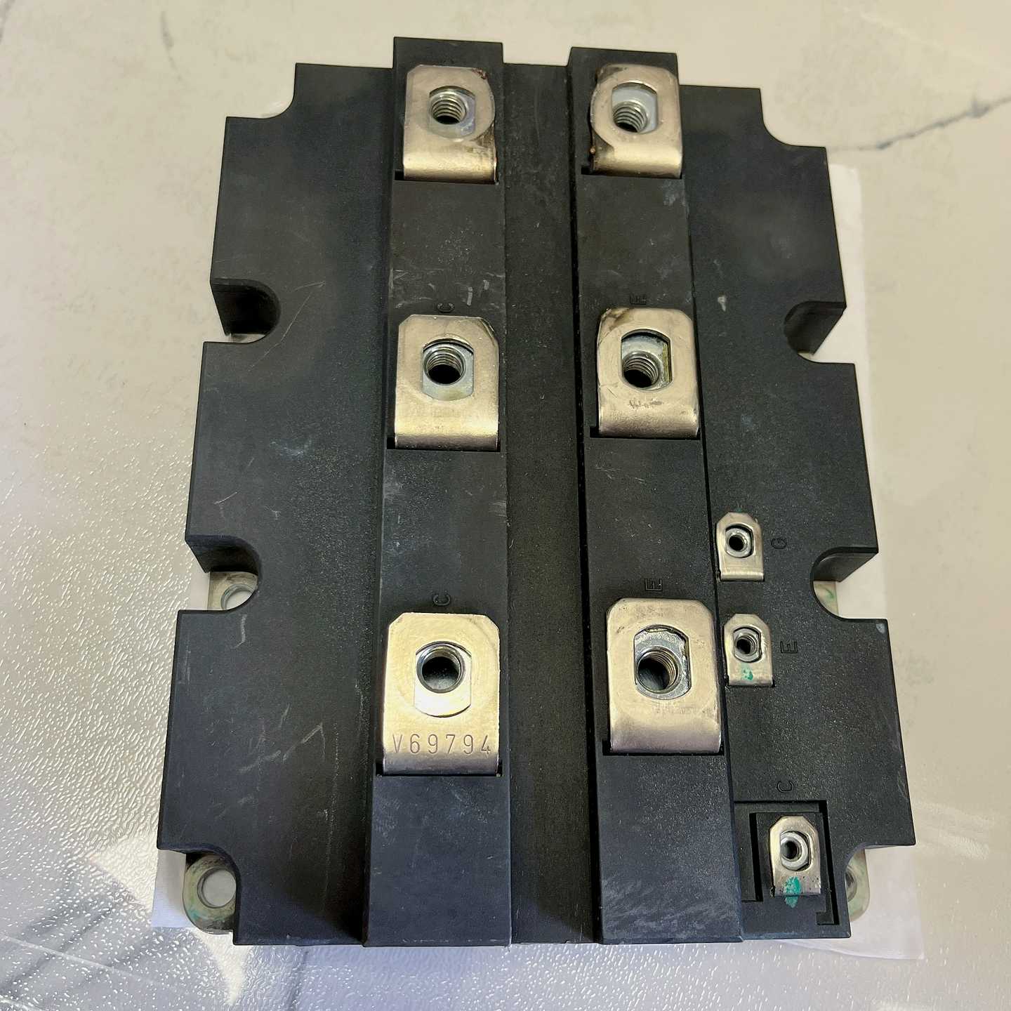 FZ1200R33KF2C清仓价 质量 喜欢的下单（佳毅工控）