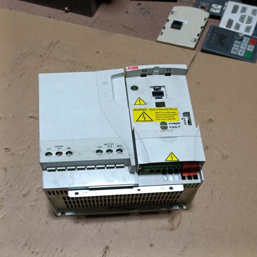 ABB变频器ACS310-03E-17A2-4 75KW【议价】