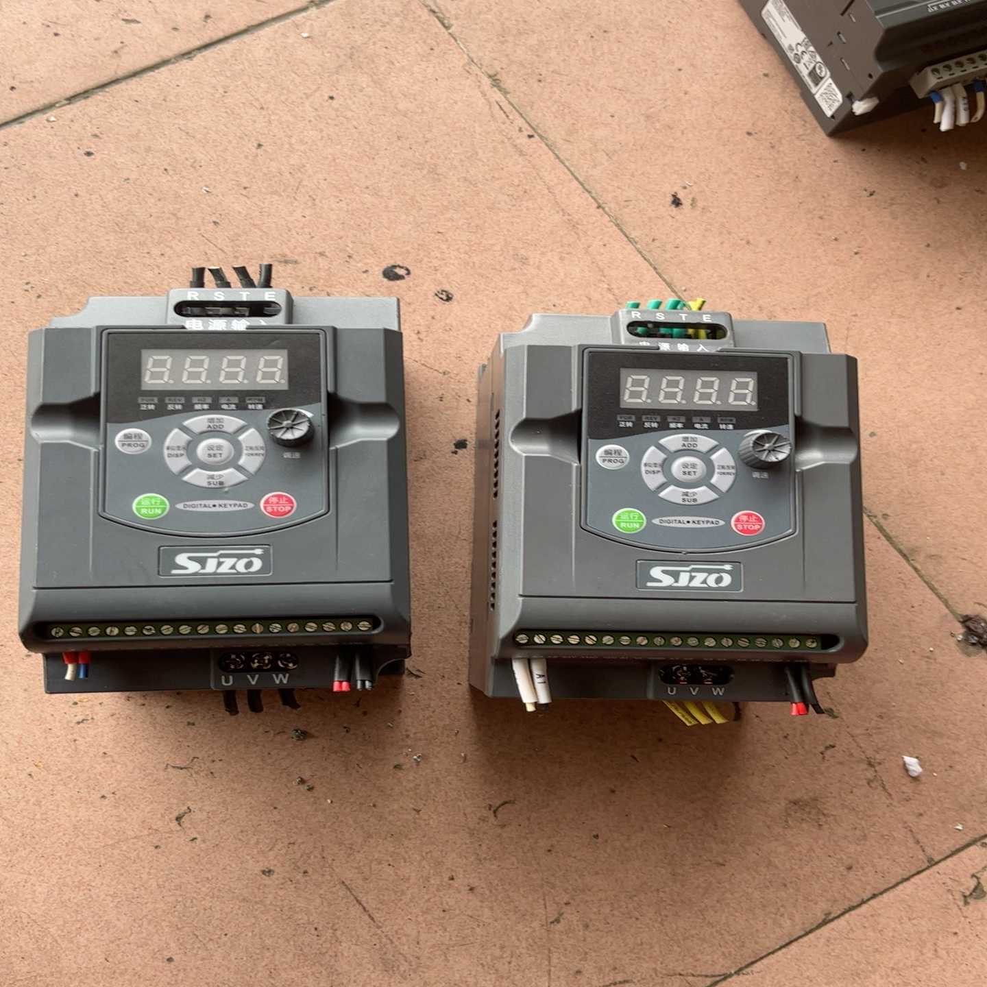 议~中驱变频器 ZQ100M-1R5G3-B 1.5KW 380