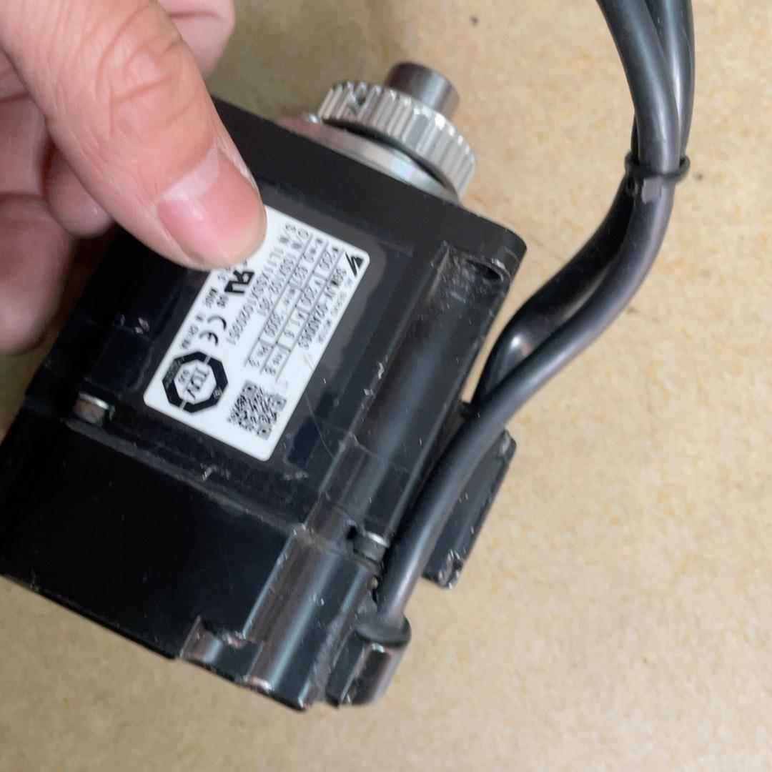 【议价】SGMJV-02ADD6S 安川伺服电机 二手1个