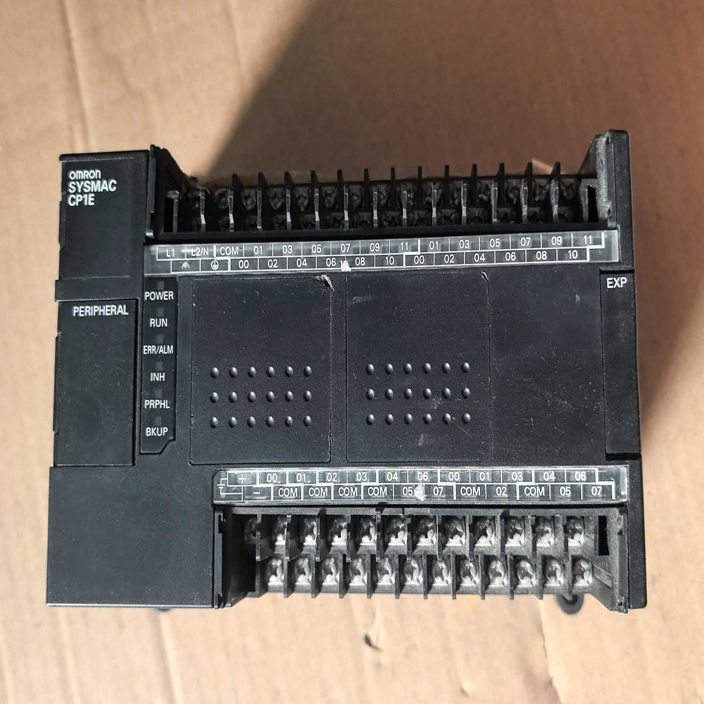 PLCСP1E-E40DR-A一台，成色如图，功能正常~询价