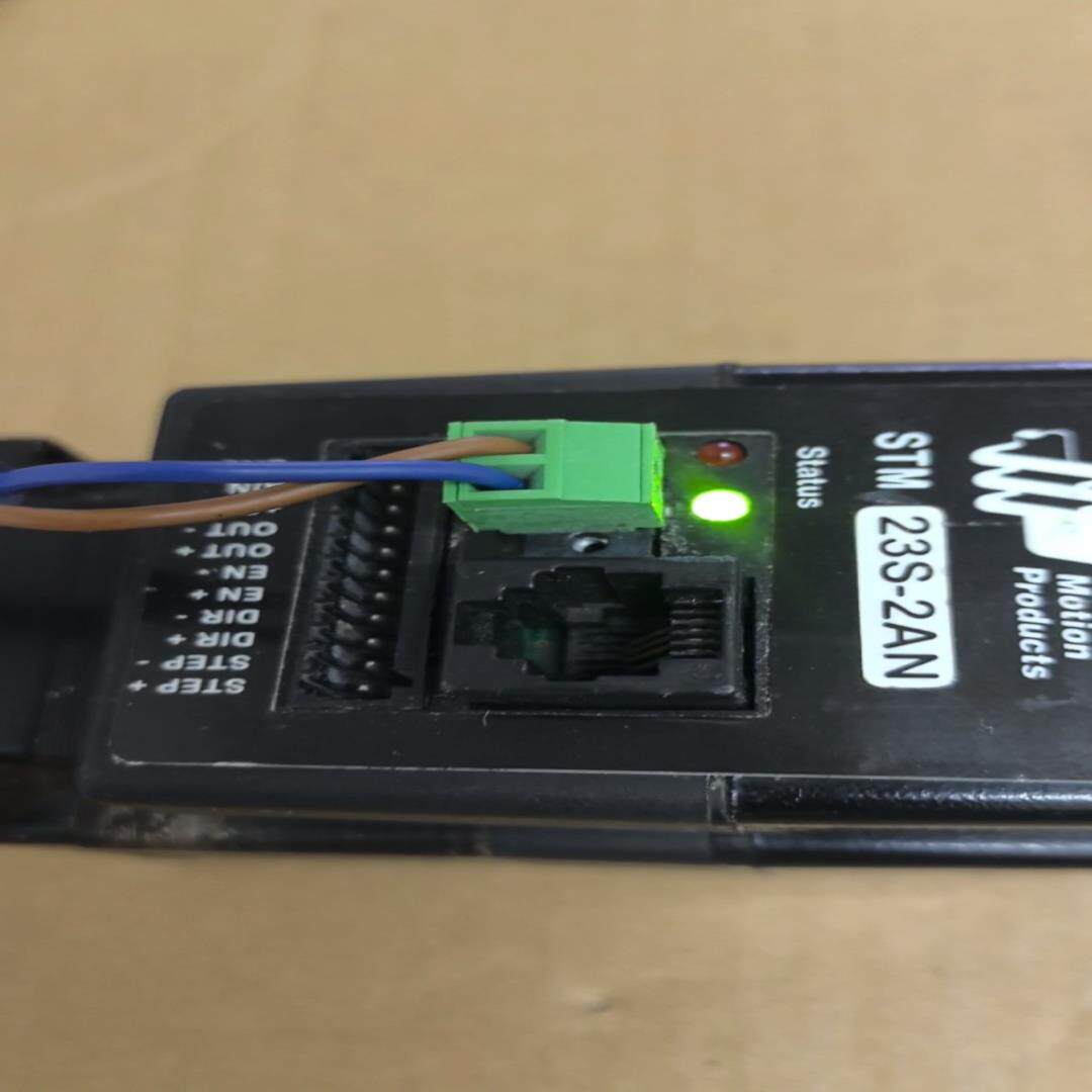 STM57步进一体步进，23S-2AN，上电后电机能自锁，发{议价}