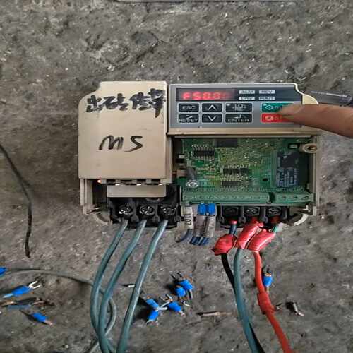 安川变频器CIMR-JB4C0004BBA变频器，件共4~询价