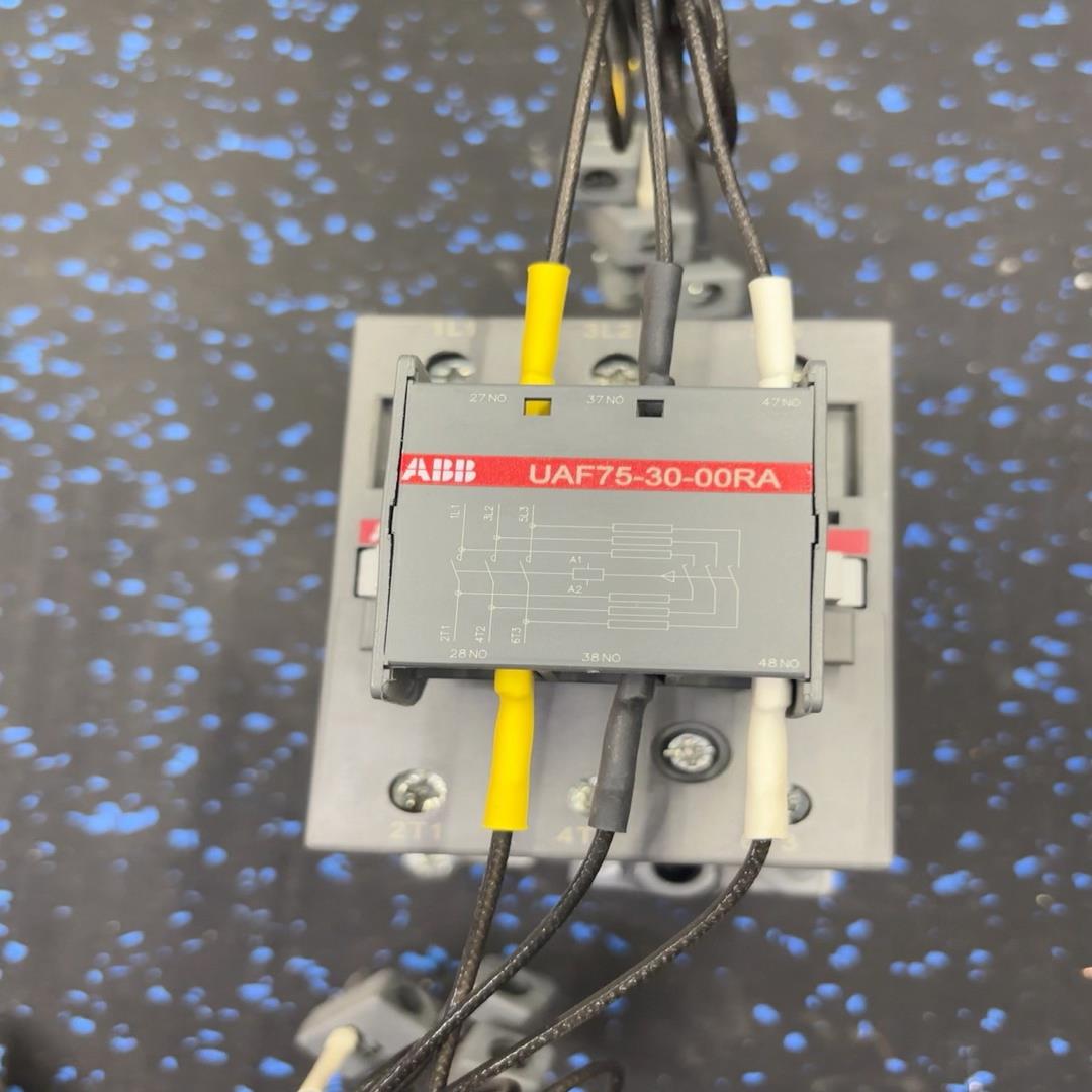 询价ABB切换电容器接触器UAF75-30-00RA100-2