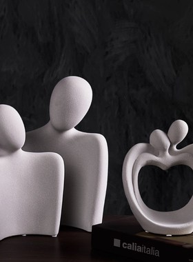 创意抽象人物摆件电视柜酒柜玄关情侣拥抱艺术装饰品轻奢结婚礼物