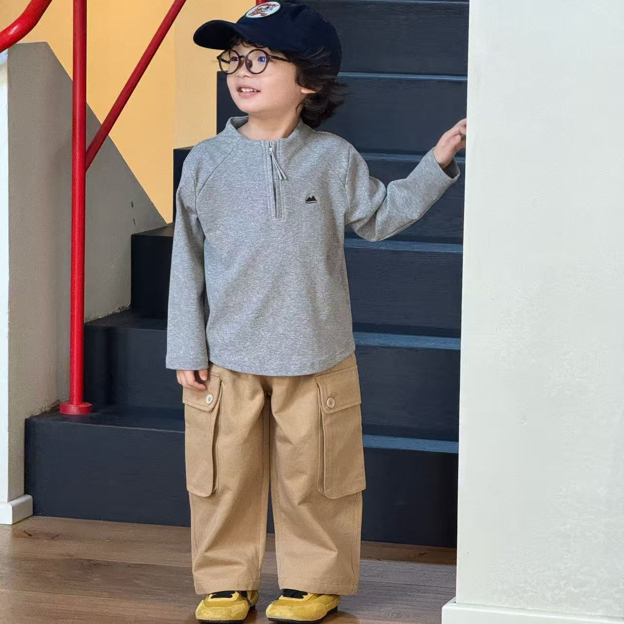 儿童设计感褶皱灰色卫衣