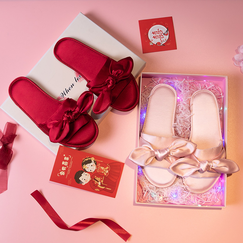 结婚伴娘晨袍拖鞋绸缎陪嫁新娘新郎情侣拖鞋红色喜庆一对欧式女冬
