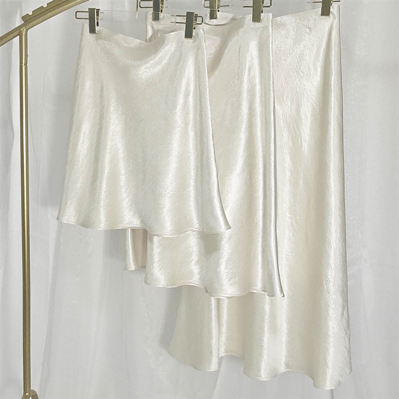 真醋酸褶皱肌理感米白色半身裙a字伞裙短中长款鱼尾垂感显瘦减龄