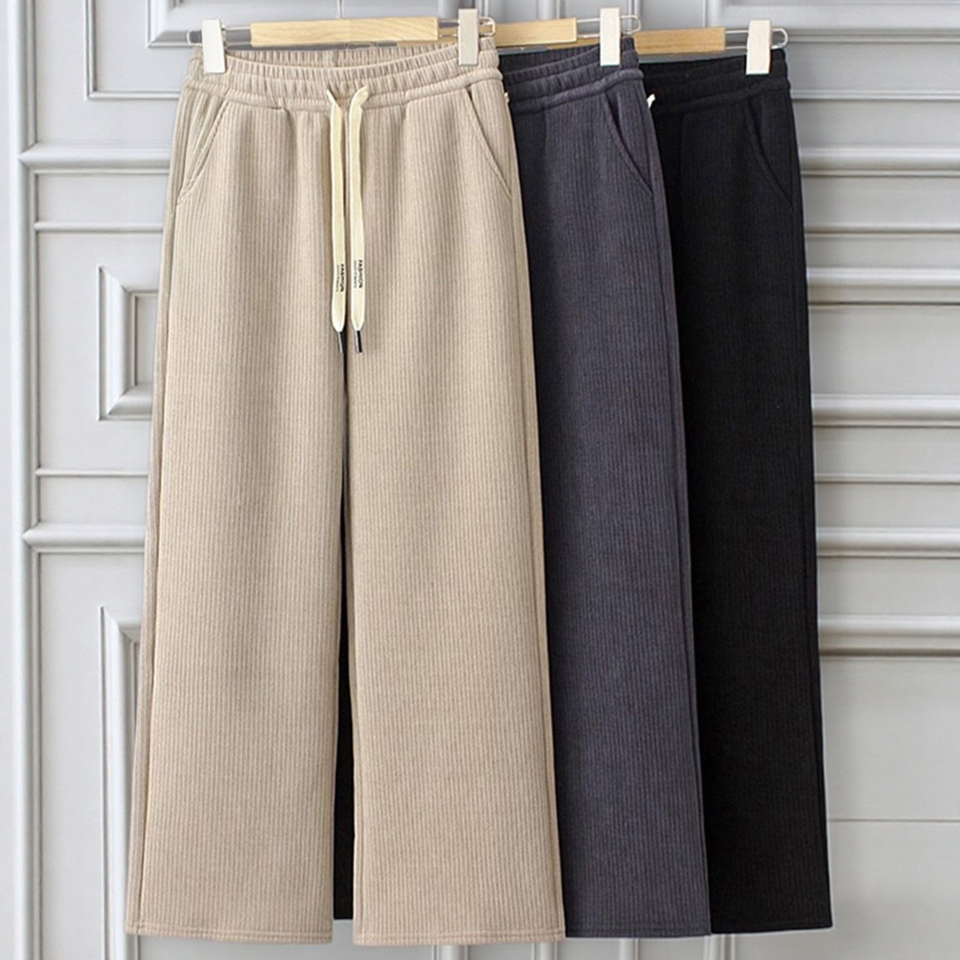 2025秋冬新款加绒大码显瘦洋气妈妈休闲裤中老年灯芯绒直筒阔腿裤