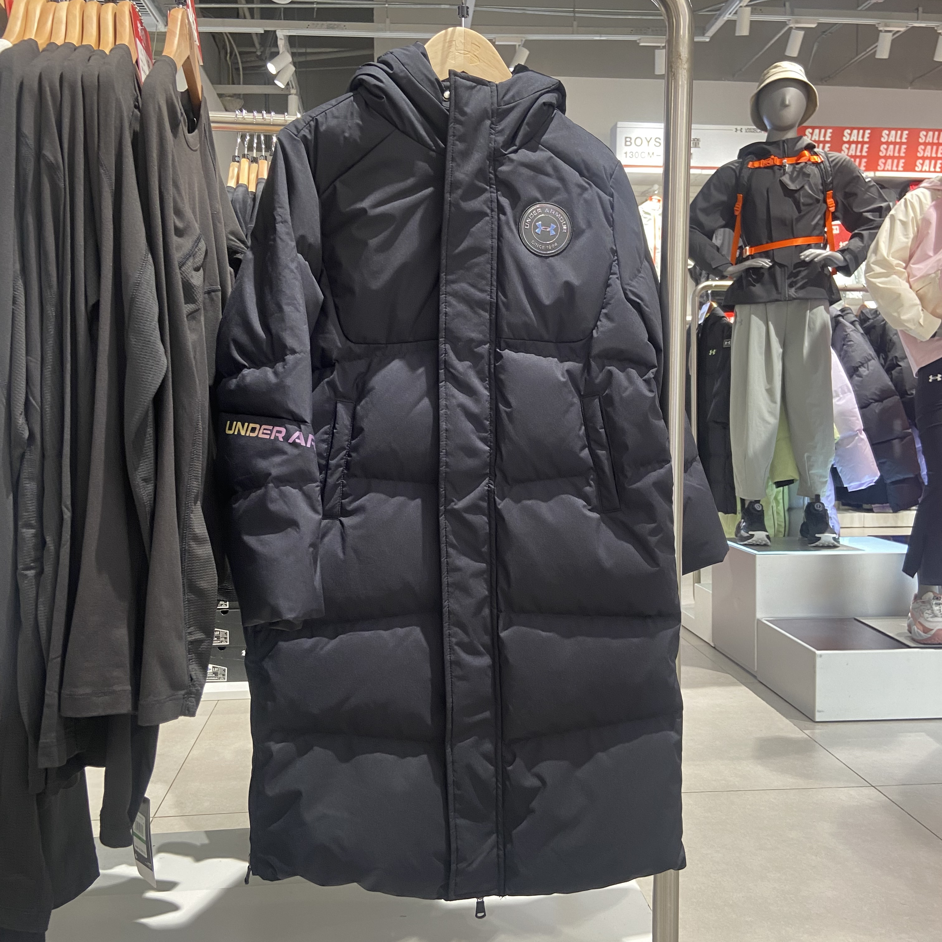 安德玛童装24冬保暖长款儿童羽绒服连帽男女童244306178