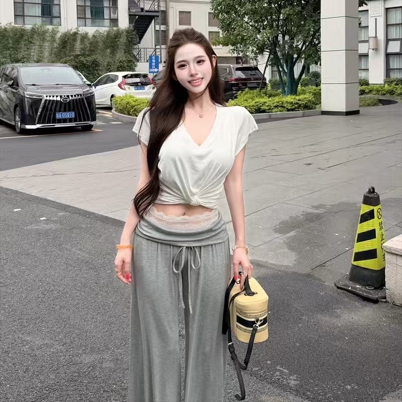 T恤女夏季V领设计感小众